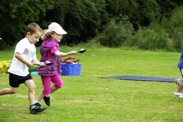 Outdoor Party Games for Kids Egg and Spoon Race